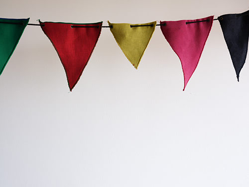 verschiedenfarbige Faehnchenbunt