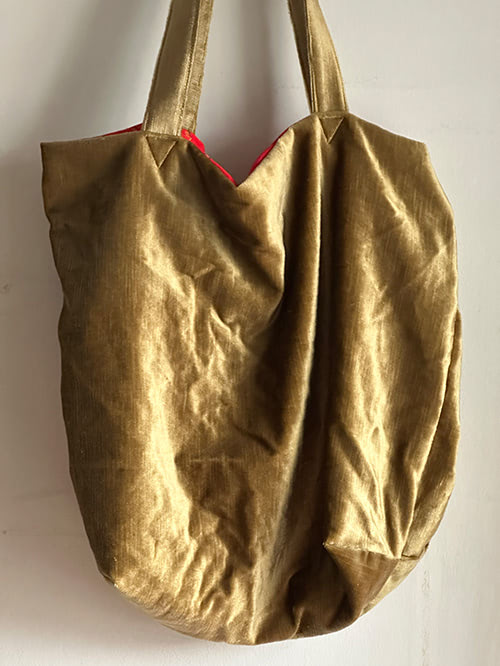 Beuteltasche_gold_rot_02